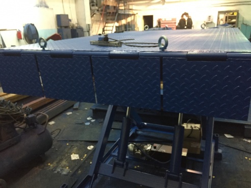 Ножничныи? стол с аппарелью