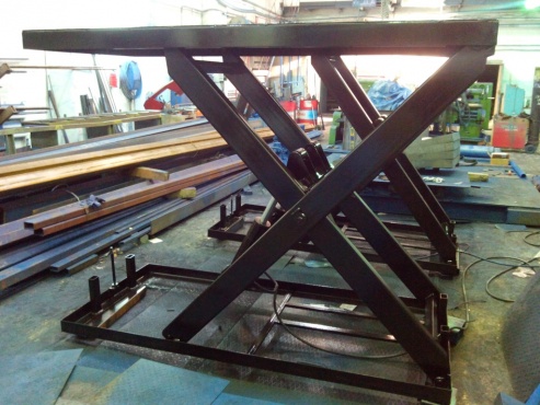 Одноножничный гидравлический стол на 1000 кг